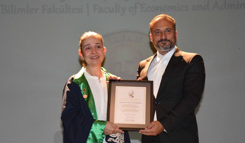 Dr. Suat Günsel Onur Ödülü Altın Madalyası’nın sahibi Prof. Dr. Şerife Zihni Eyüpoğlu oldu