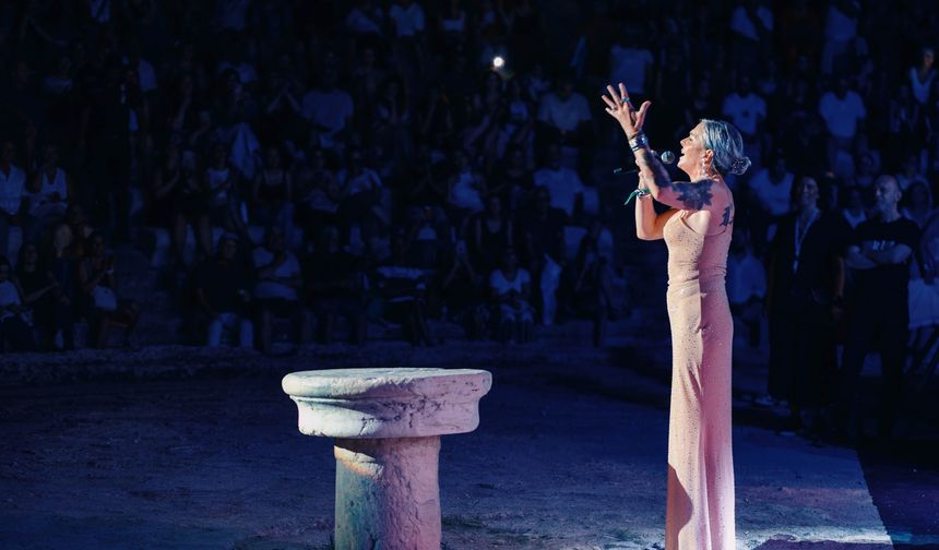 Gazimağusa'da Pink Martini fırtınası koptu