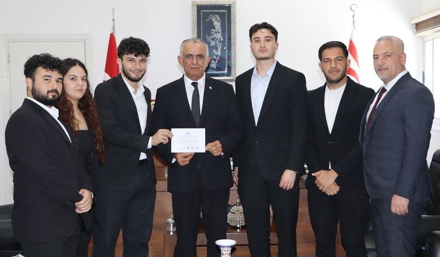 Bakan Çavuşoğlu’ndan Kıbrıs Türk Üniversite Öğrencileri Kongresi’ne destek