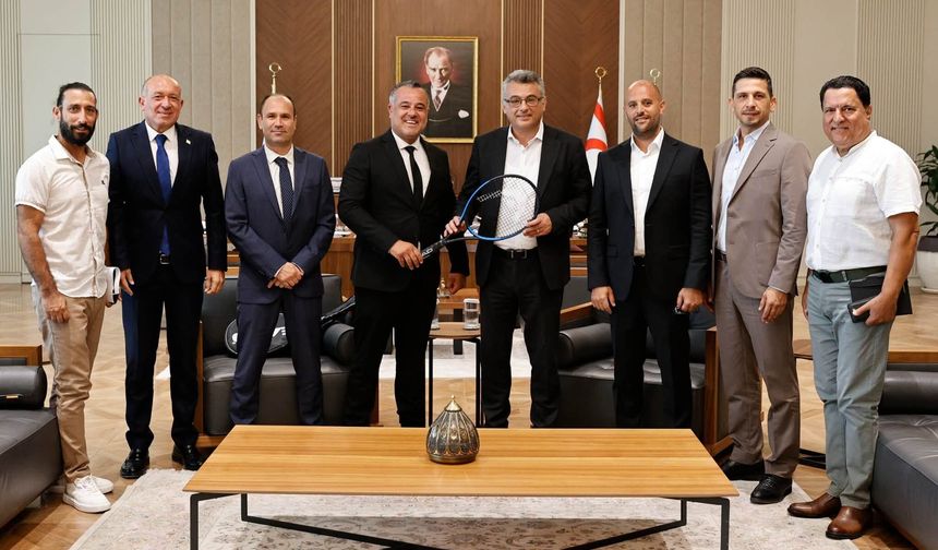 Erhürman, Tenis Federasyonu heyetiyle görüştü