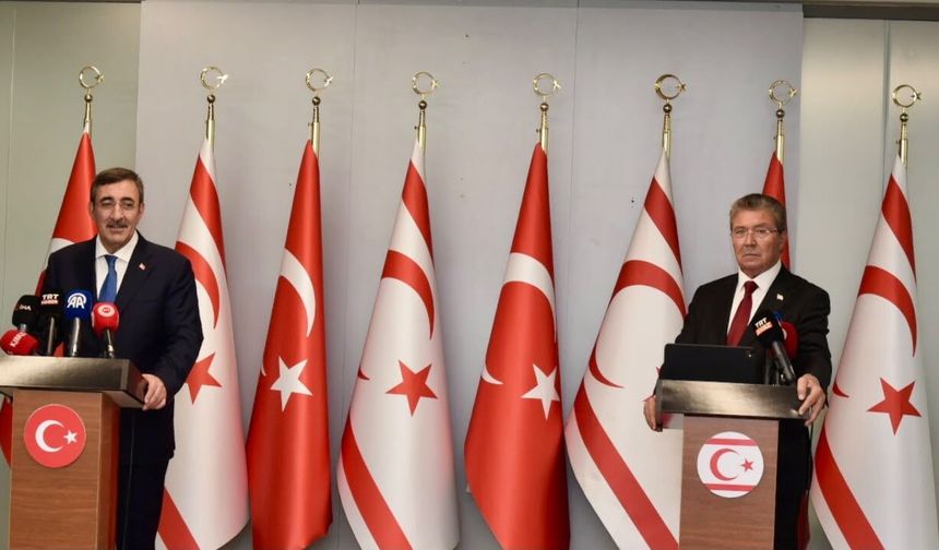 Yılmaz ve Üstel, Ercan Havalimanı'nda basın toplantısı düzenledi