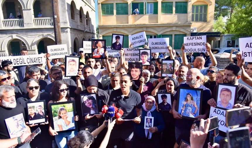 Aileler, Girne Mahkemesi önünde