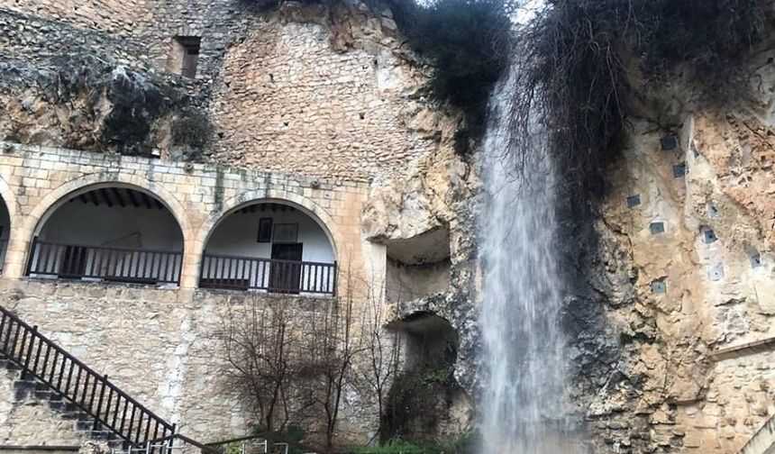 Aşırı yağış ve rüzgar Baf’ta zarara yol açtı