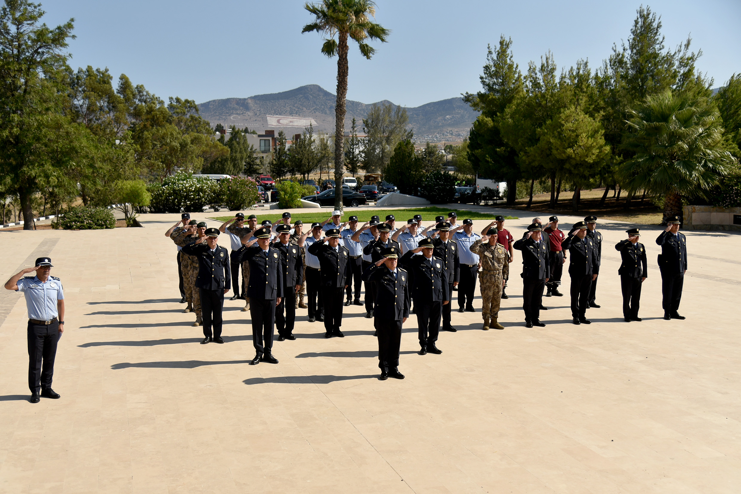 1751269136201Polis Örgütünün 61. Yıldönümü Anıtlar Celenk Koyma Programı 4 So