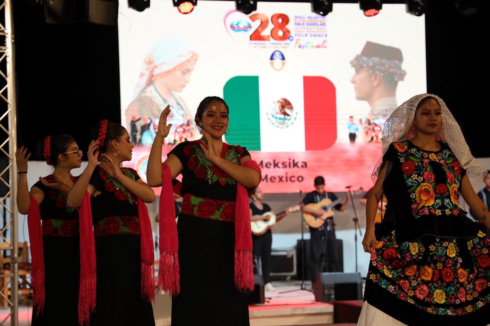 Halk Danslari Tanitim Gecesi̇9