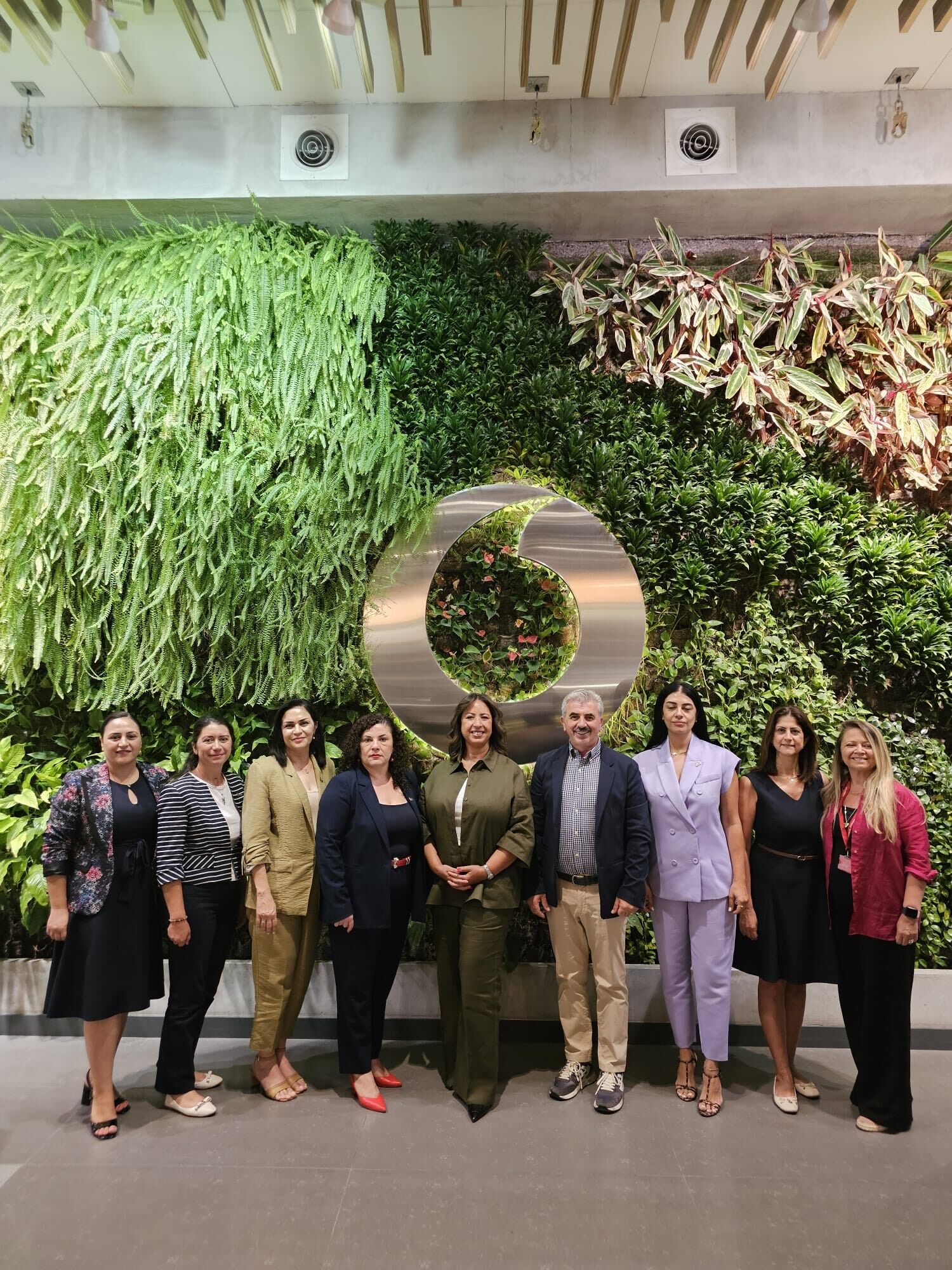 1753682629919İş Kadinlari Derneği̇2