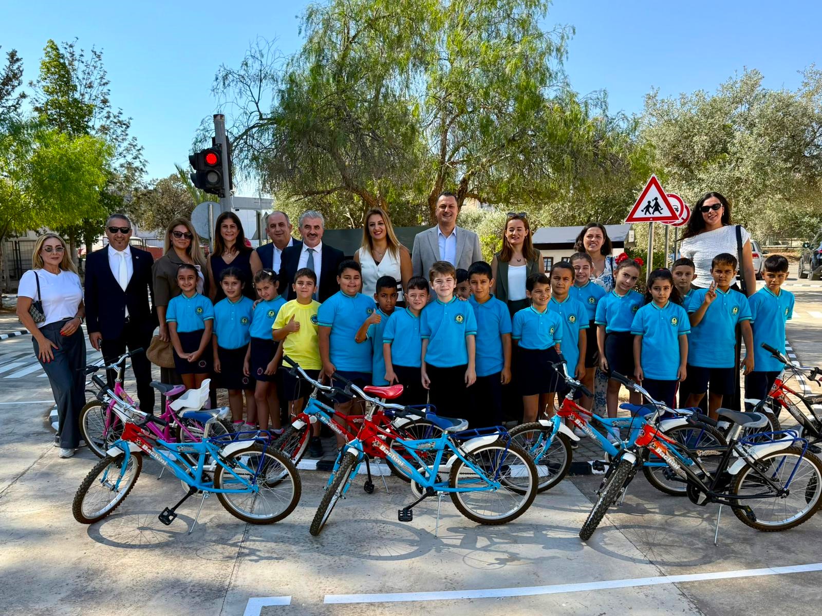 1758530063088Telsi̇m Gönüllüleri̇3