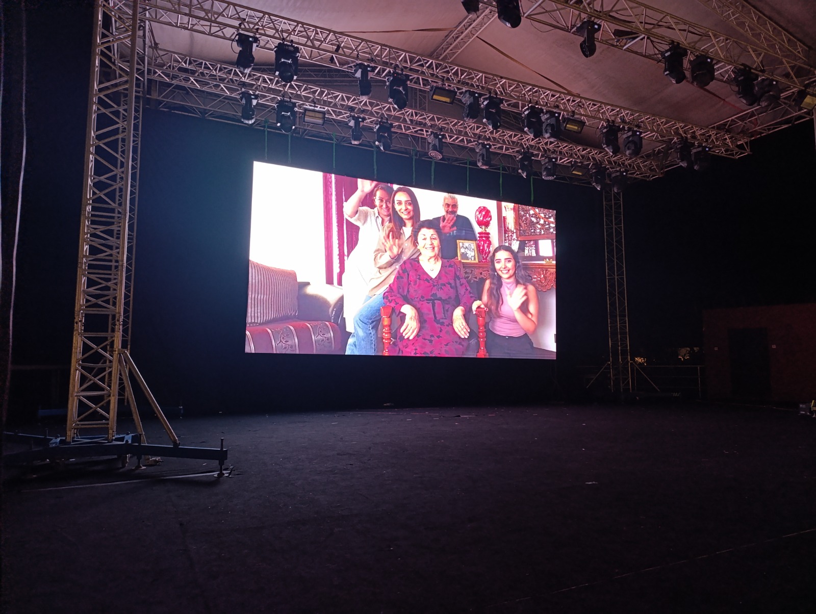 1759131344753Gi̇rne Belgeseli̇2