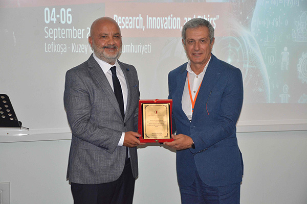 Prof. Dr. Tamer Şanlıdağ Ve Dr. Enver Yolcu