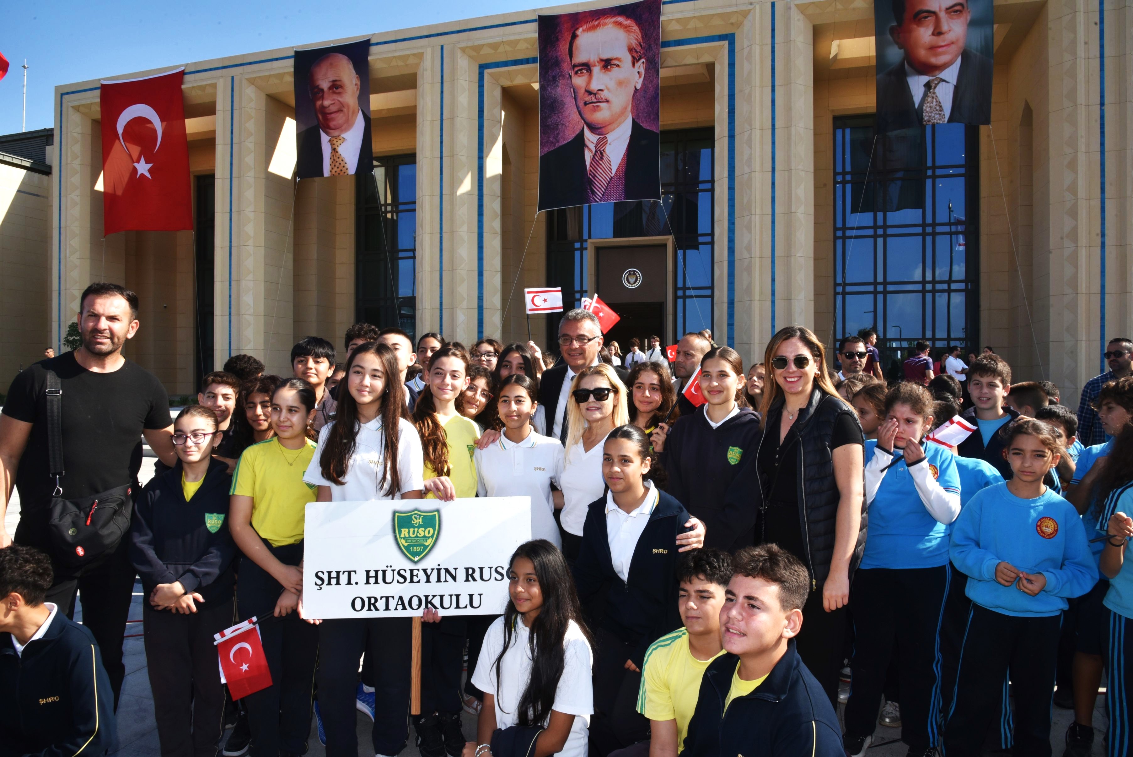 Cumhuri̇yet Kortej 3