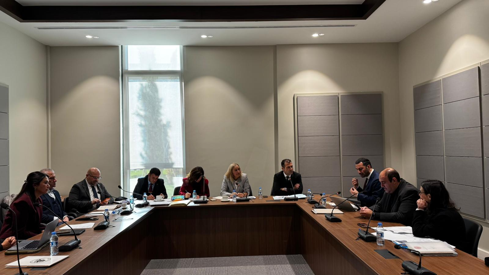 1765975423044 H U K U K171225