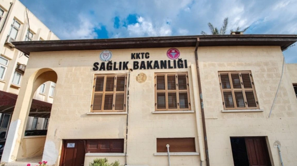 Sağlık Bakanlığı: “Personel aynı binada başka bir birimde görevlendirilmiştir”