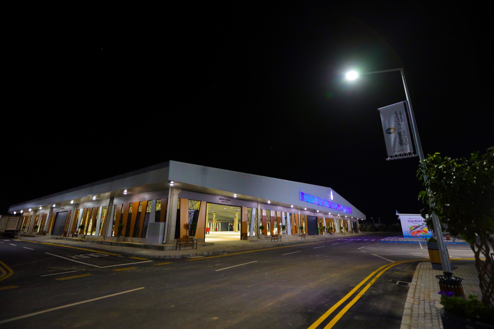 Kapali Pazar Yeri̇ Yarin Açiliyor1