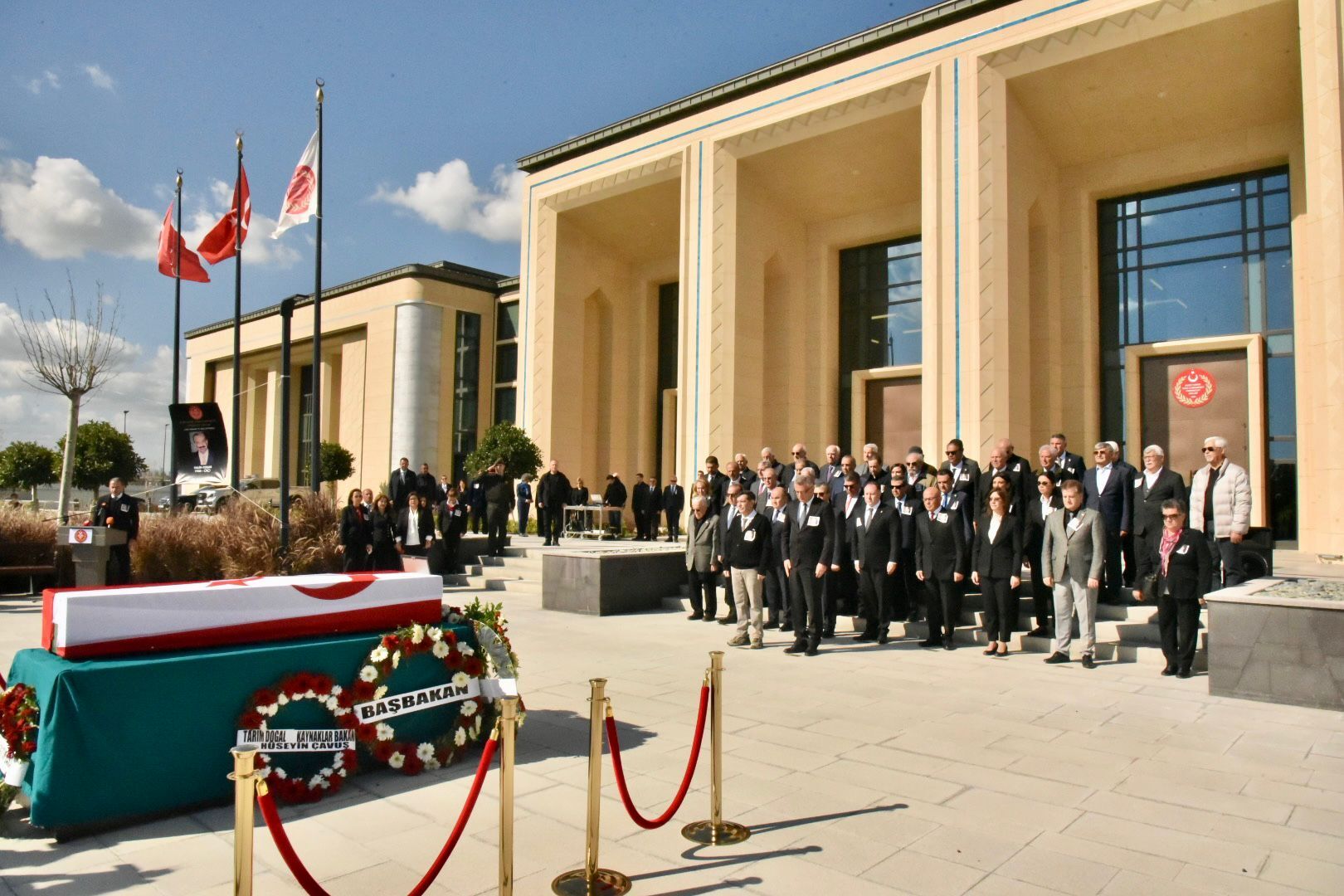 1773134525117Salih Coşar Cenaze 4 Ti̇m