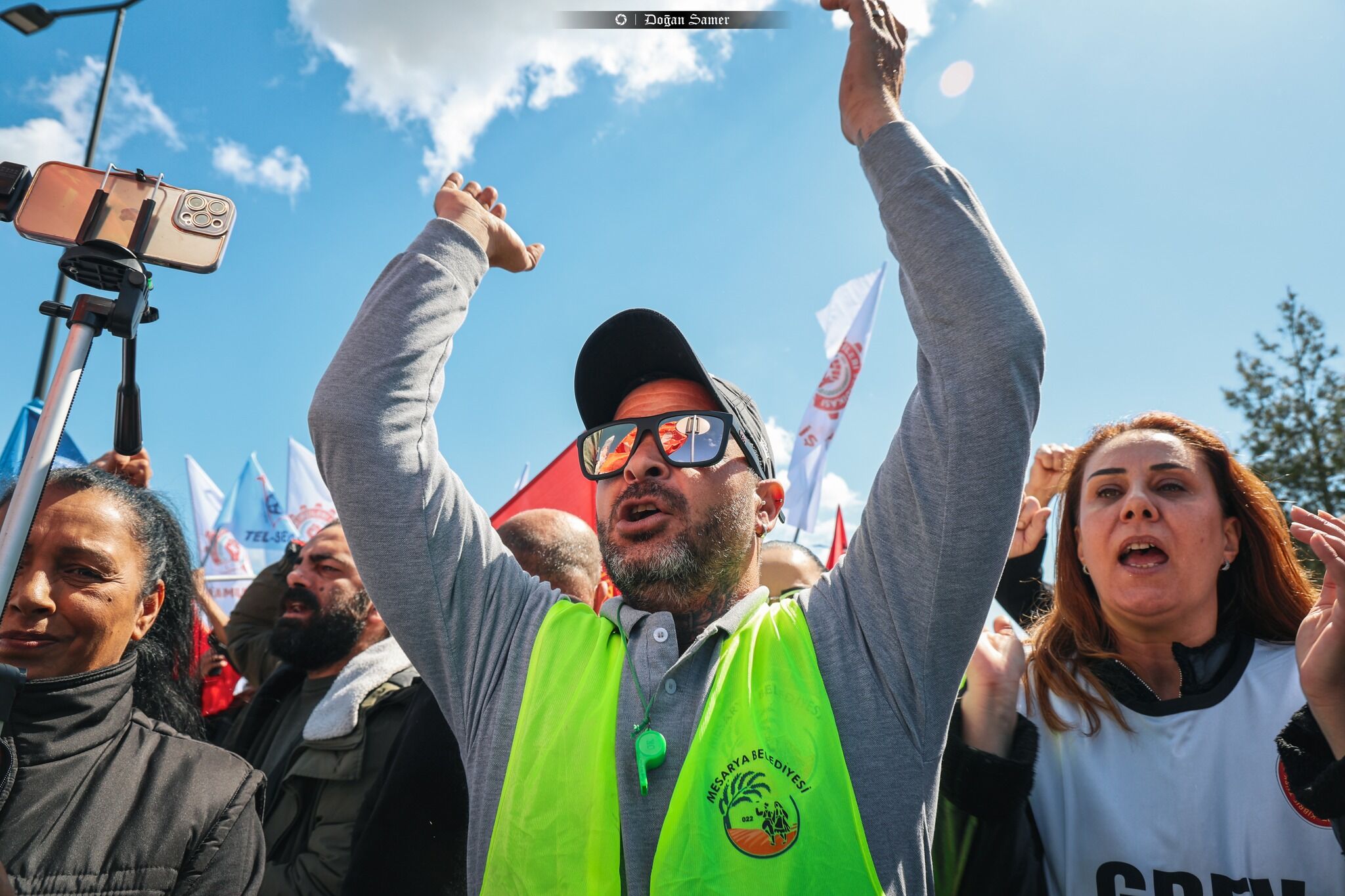 658217199 2001233570800406 3783734162793809881 N