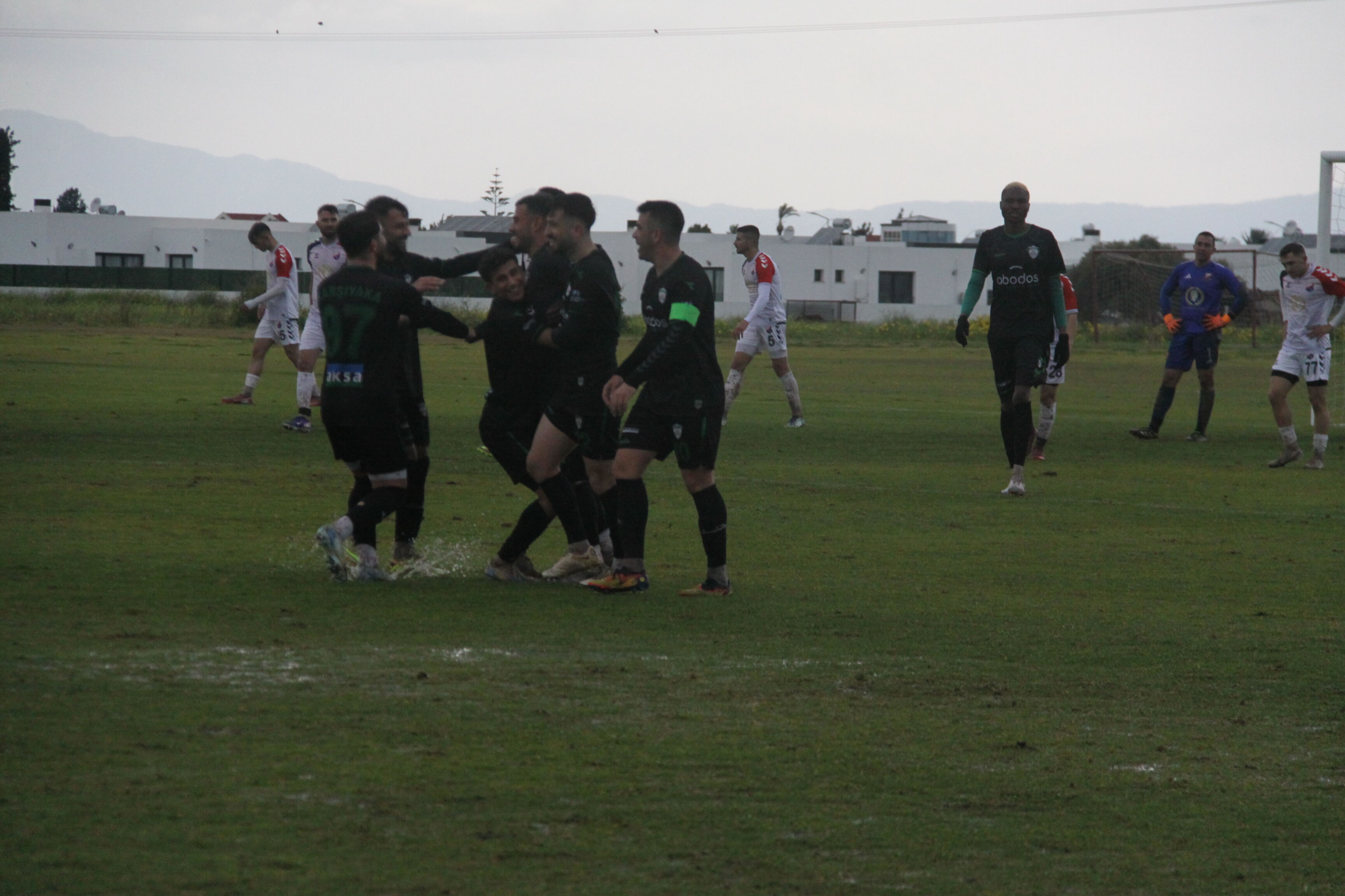 Yeniboğaziçi Karşıyaka (2)