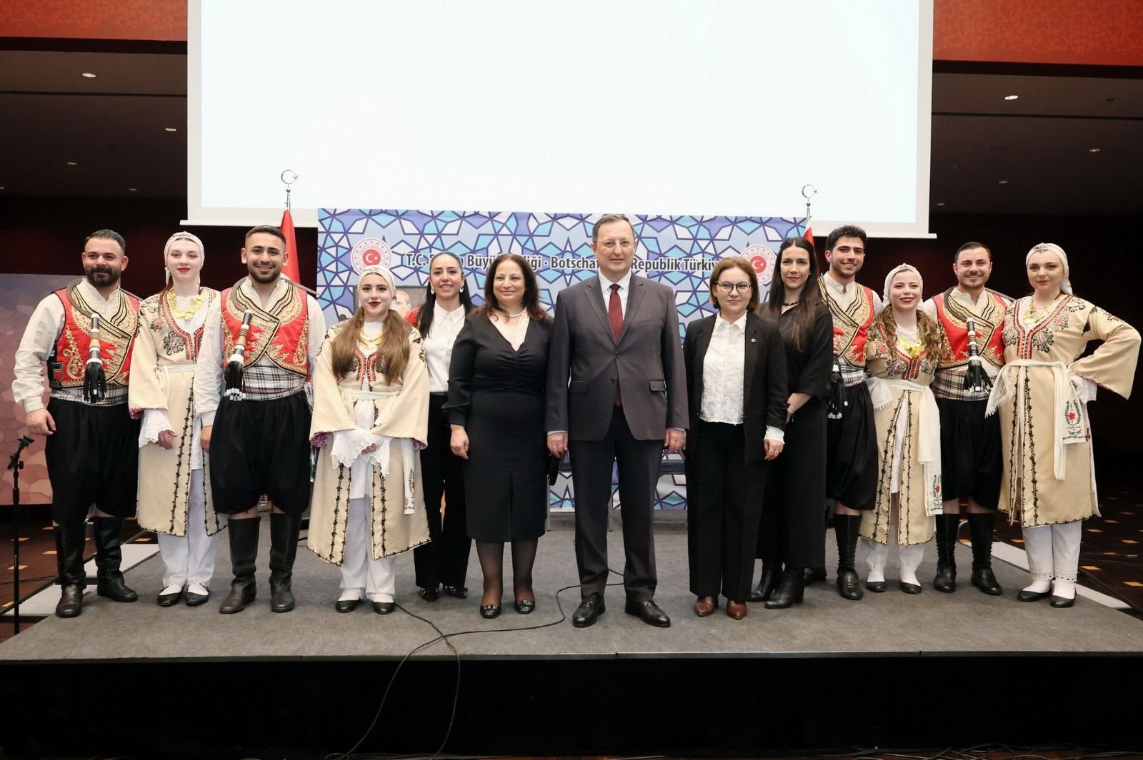 1775734086082Gazi̇mağusa Halk Danslari5