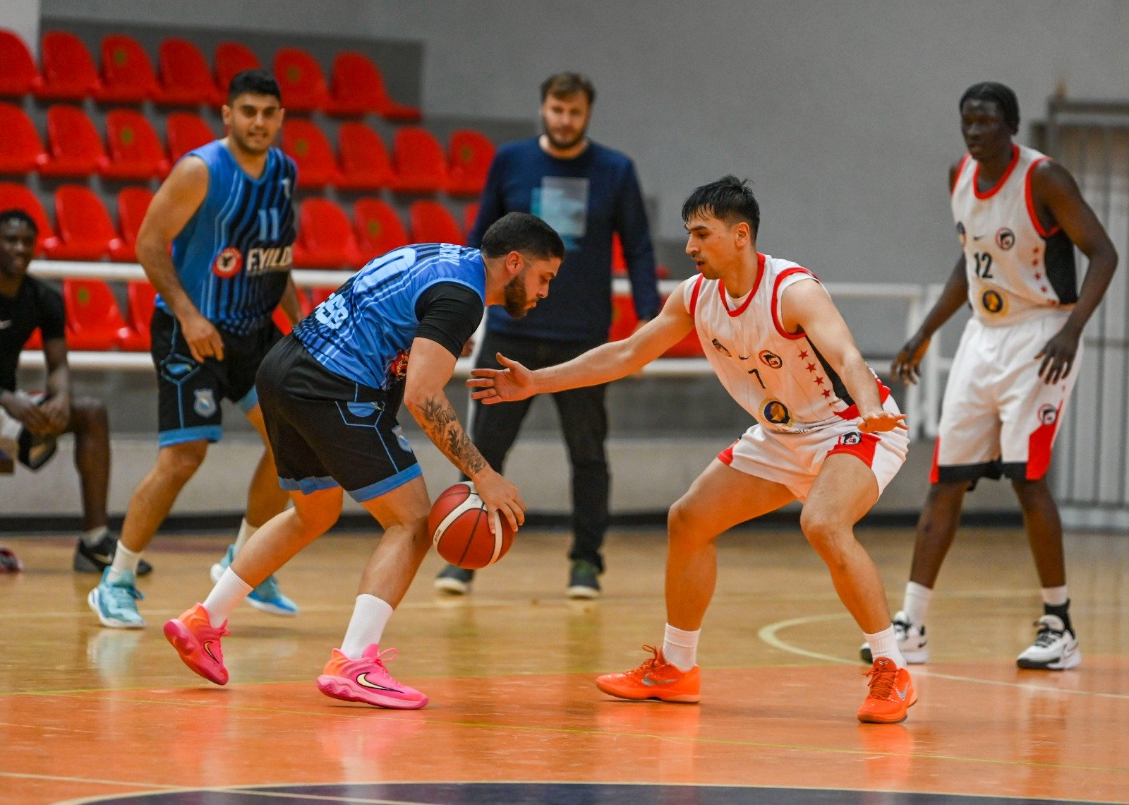 Gençler Bi̇rli̇ği̇-30