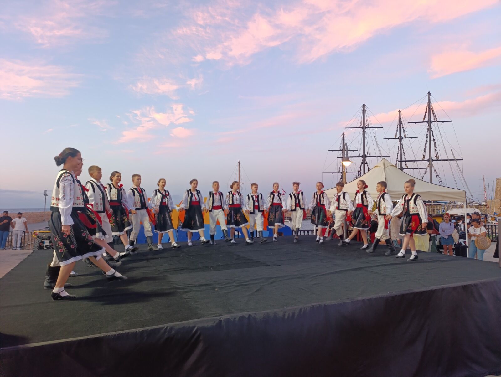1780728164313Gi̇rne Beledi̇yesi̇ Çocuk Festi̇vali̇ (4)