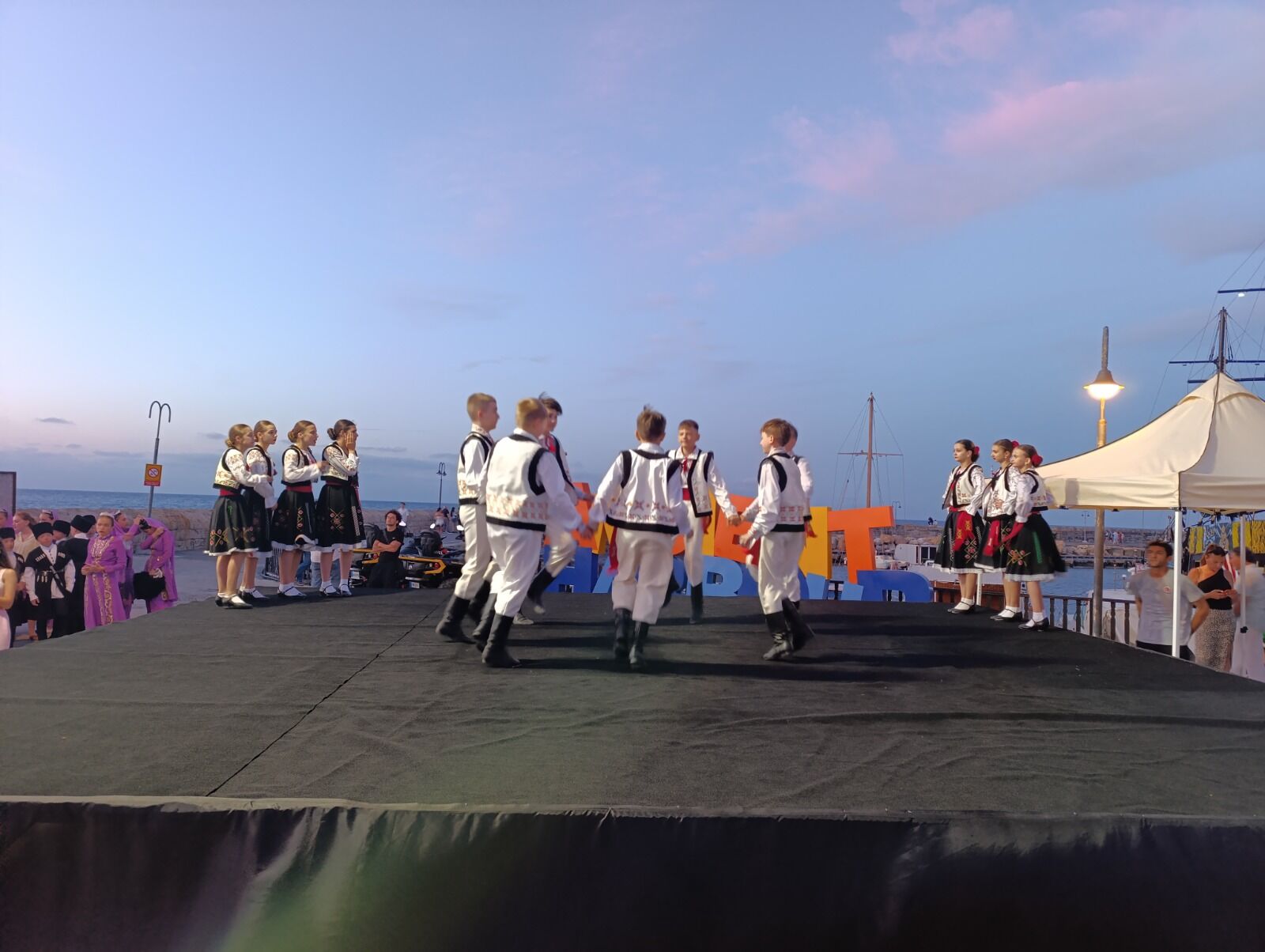 1780728164314Gi̇rne Beledi̇yesi̇ Çocuk Festi̇vali̇ (7)