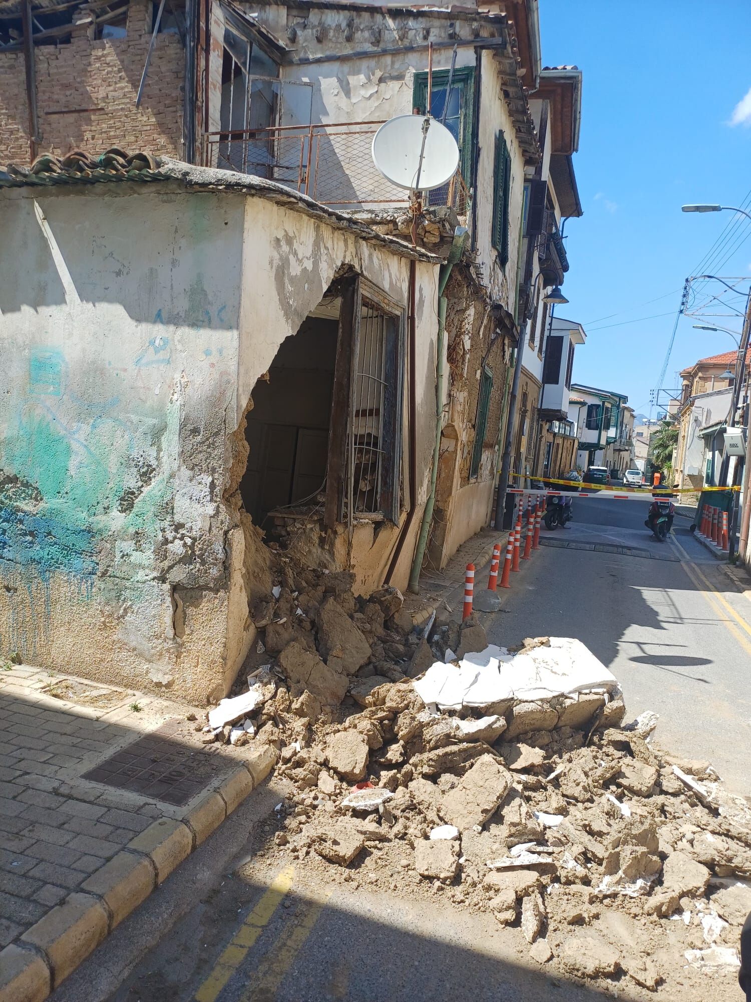 Yıkıldı (3)
