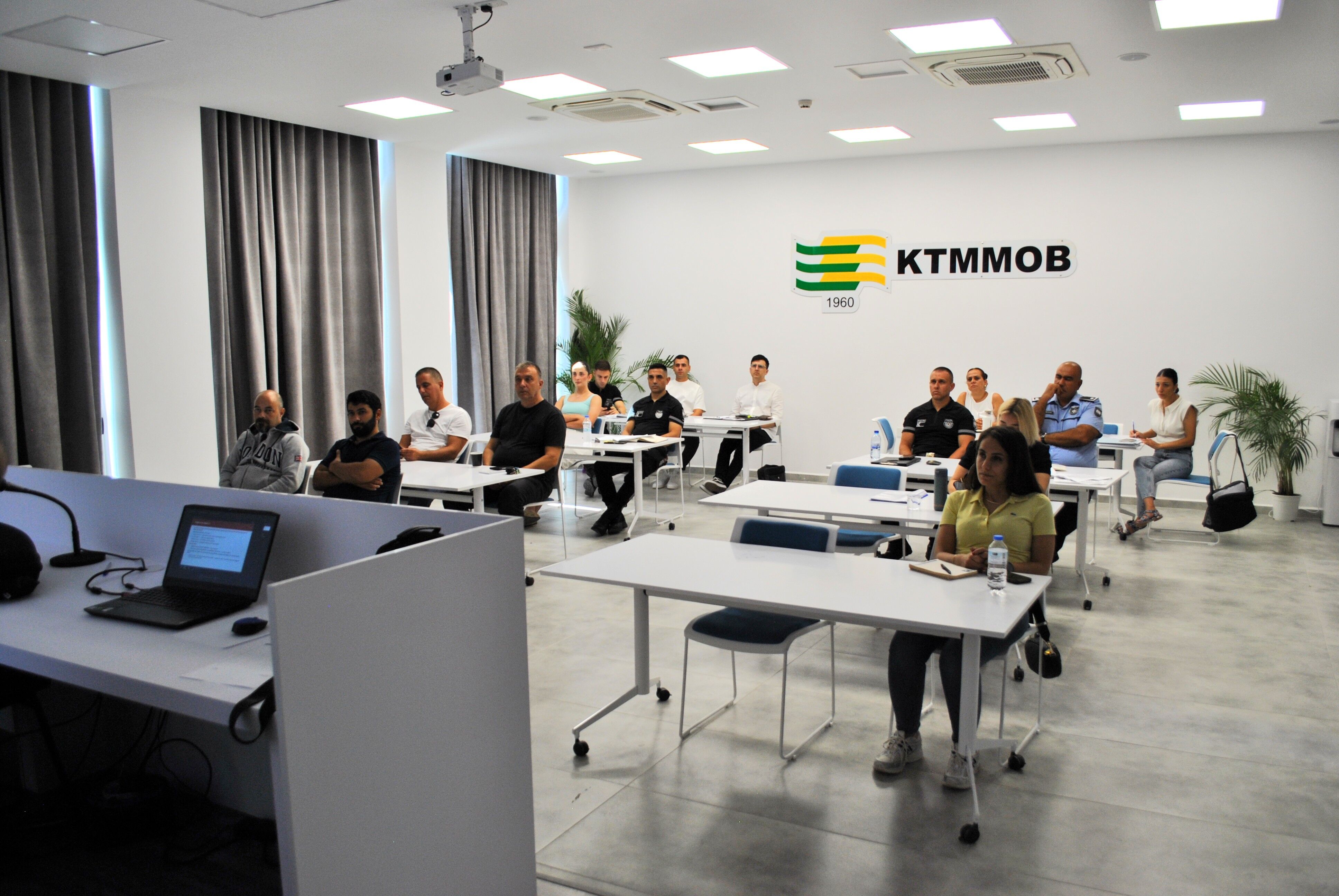1784718781784Ktmmob 2