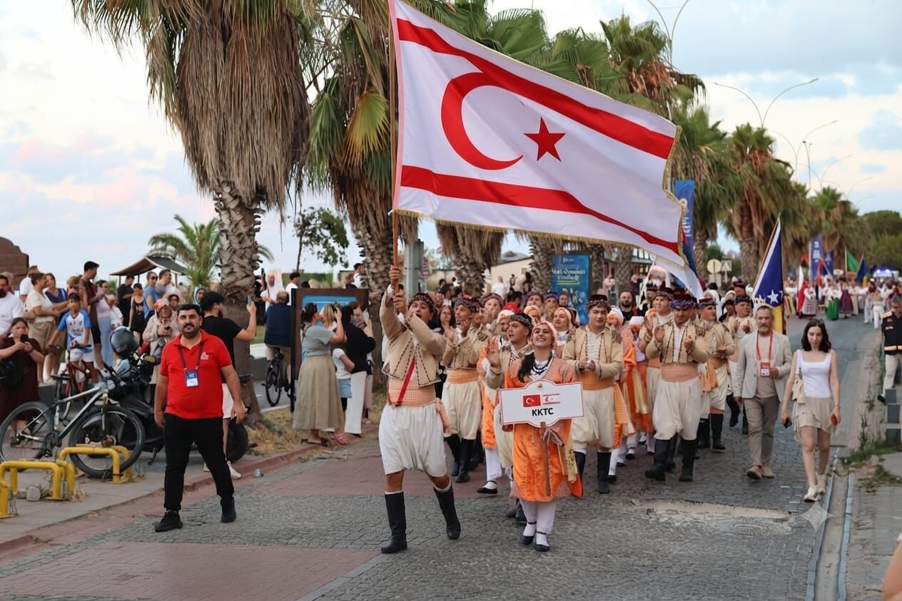 1784892264142Halk Danslari Samsun 7