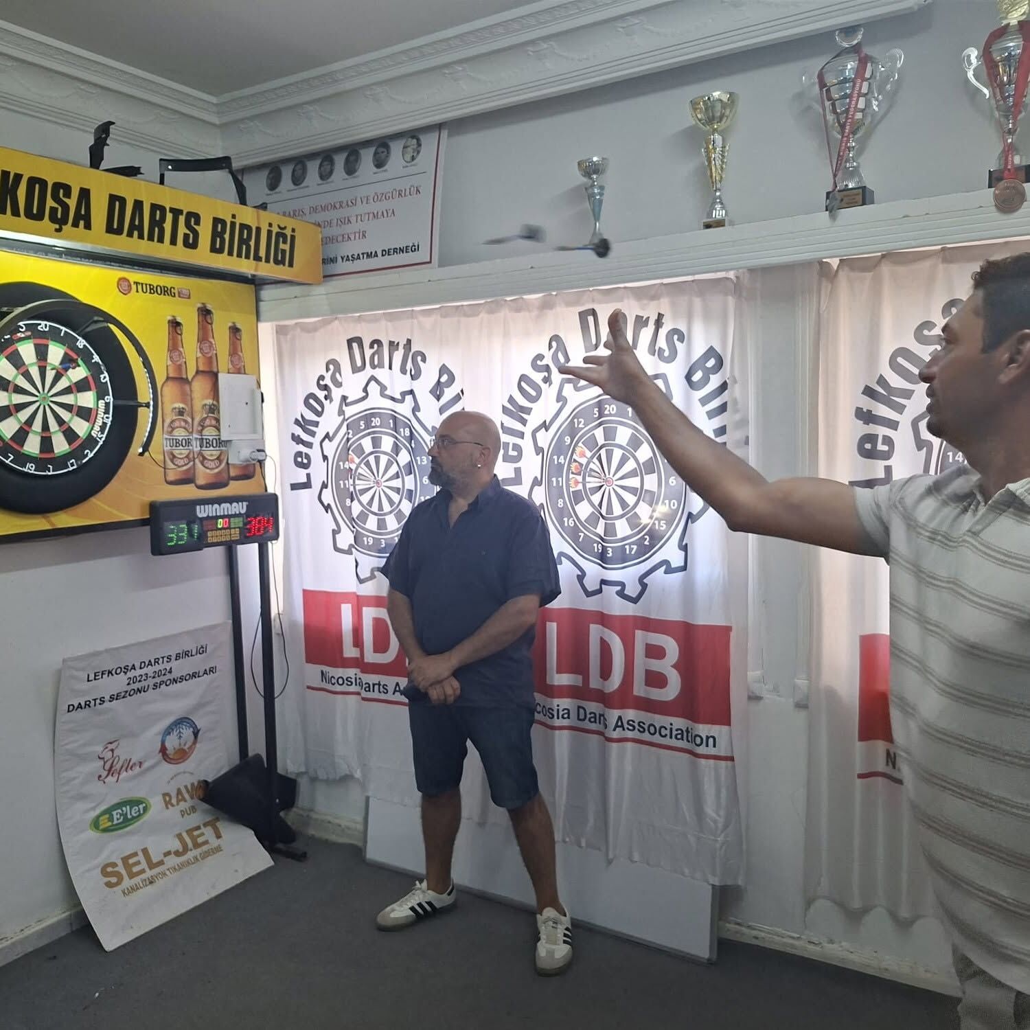 Darts-57