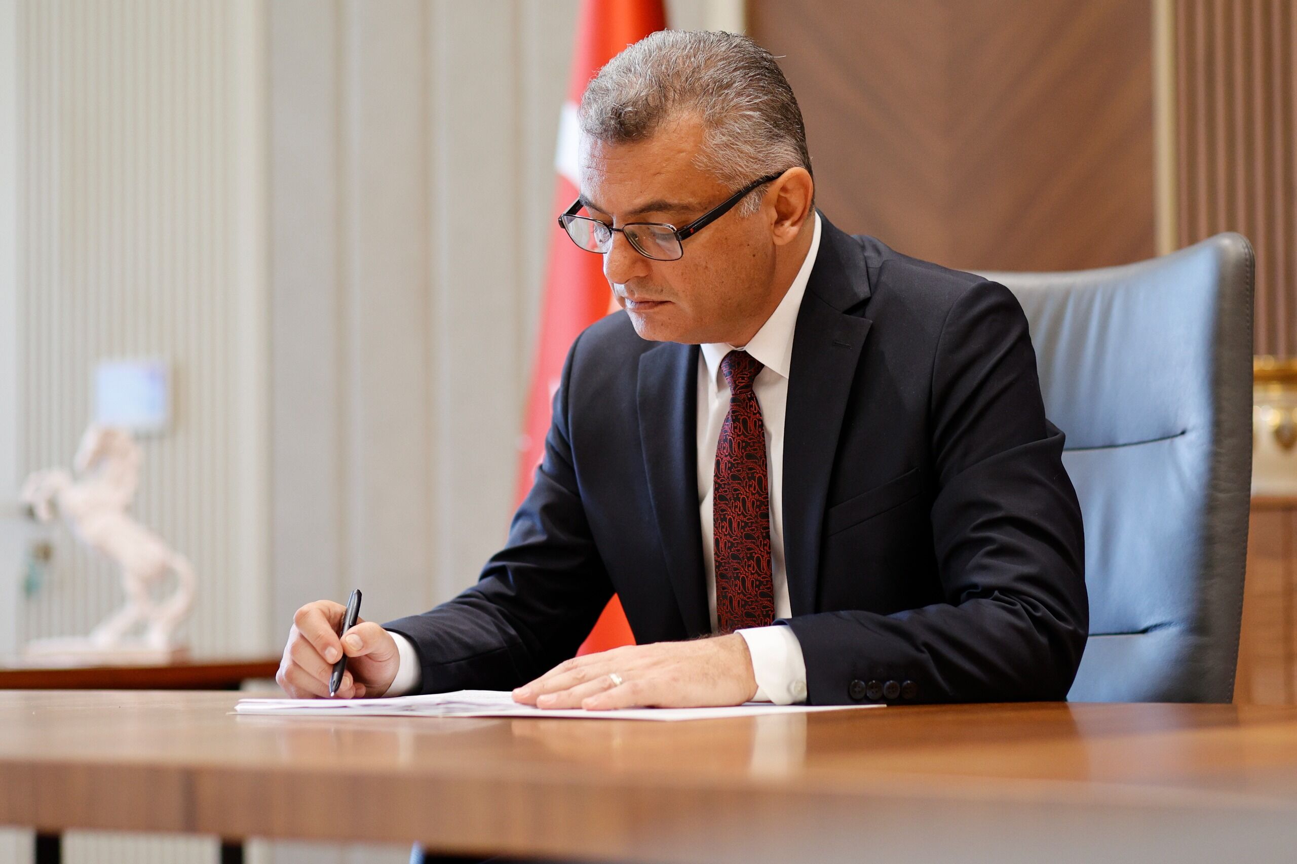 Cumhurbaşkanı Erhürman, Siyasal Partiler (Değişiklik) Yasası’nı imzaladı