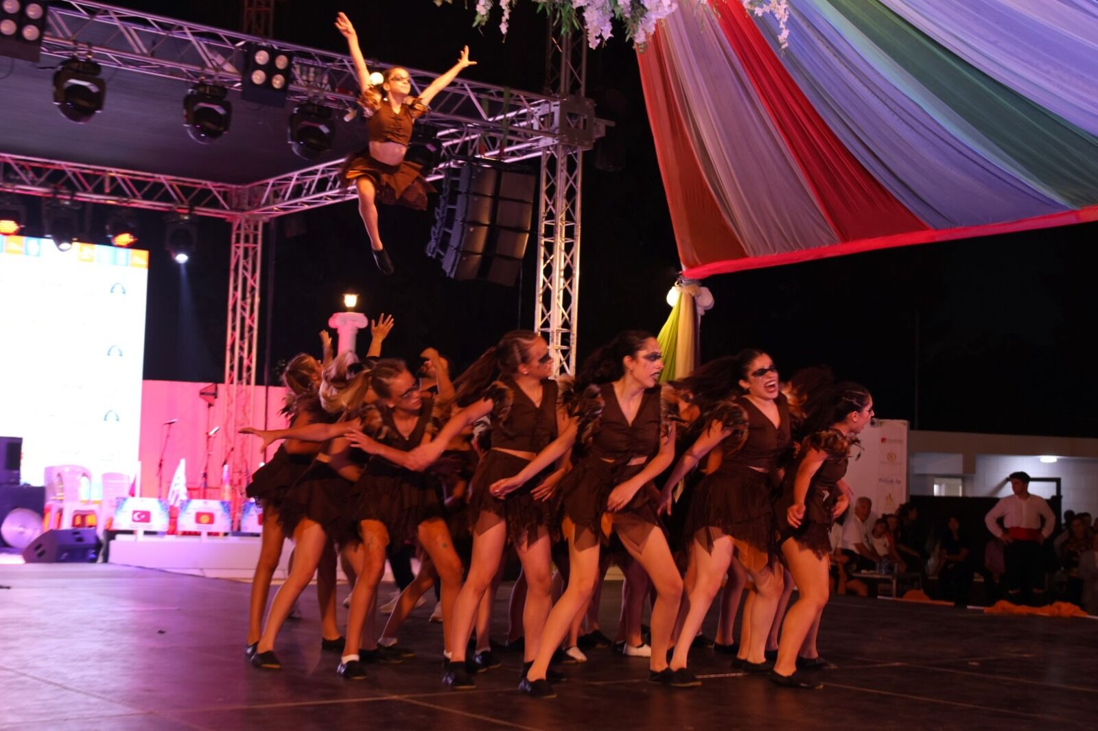 Halk Danslari Gala Gecesi̇ 11