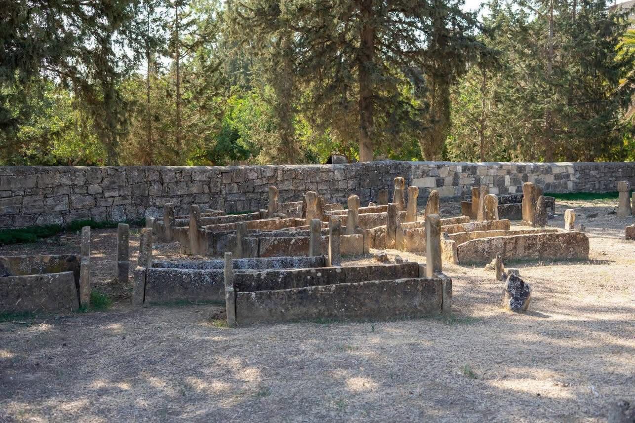 Mezar (2)