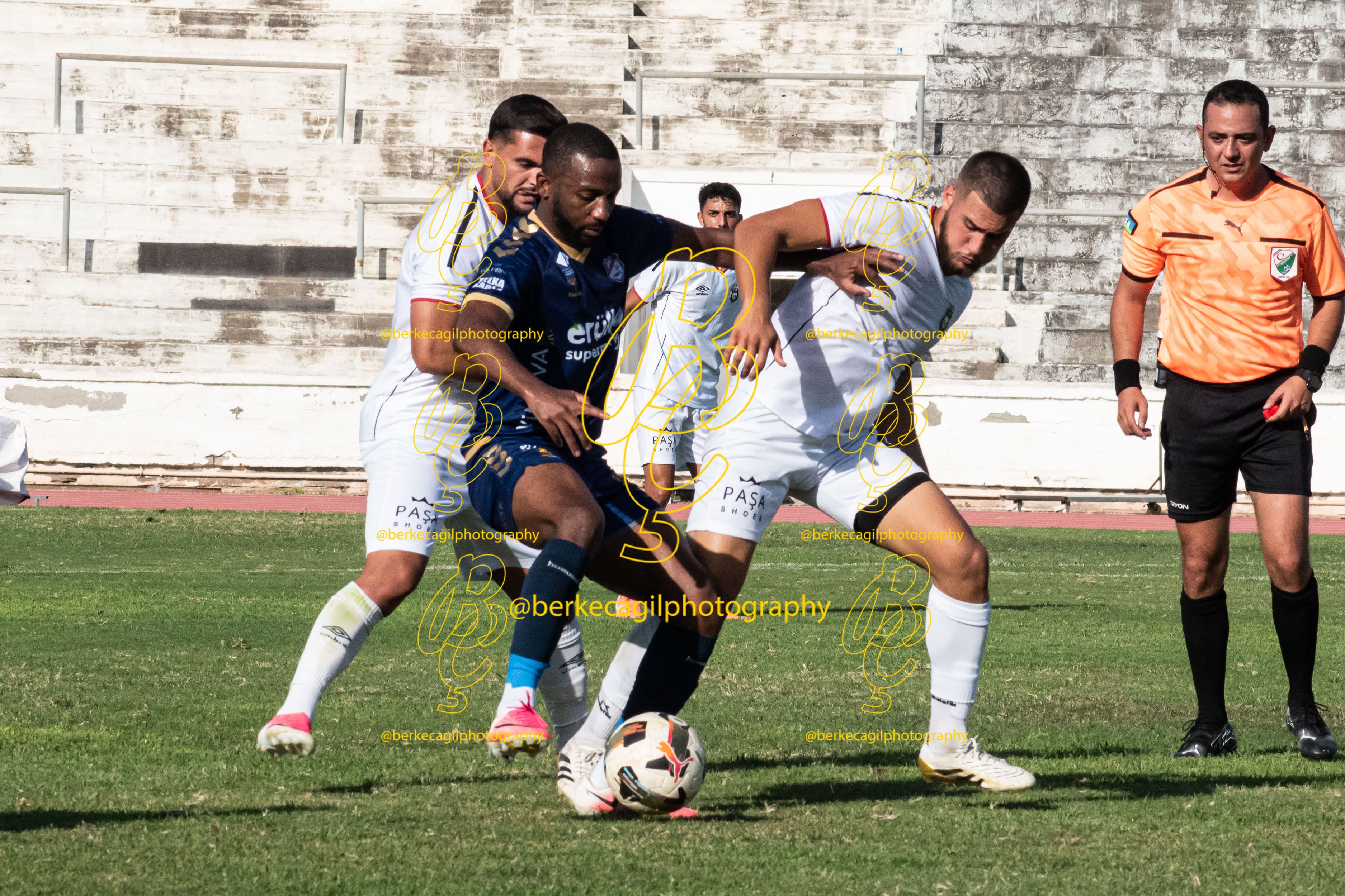Yenicami hükmen galip